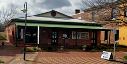 donnyBooks & Gifts